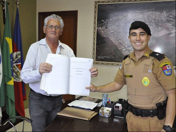 Prefeito Aleocídio Balzanelo e Tenente Conde na  do Convênio Pioneiro. Foto: Ricardo Ferreira